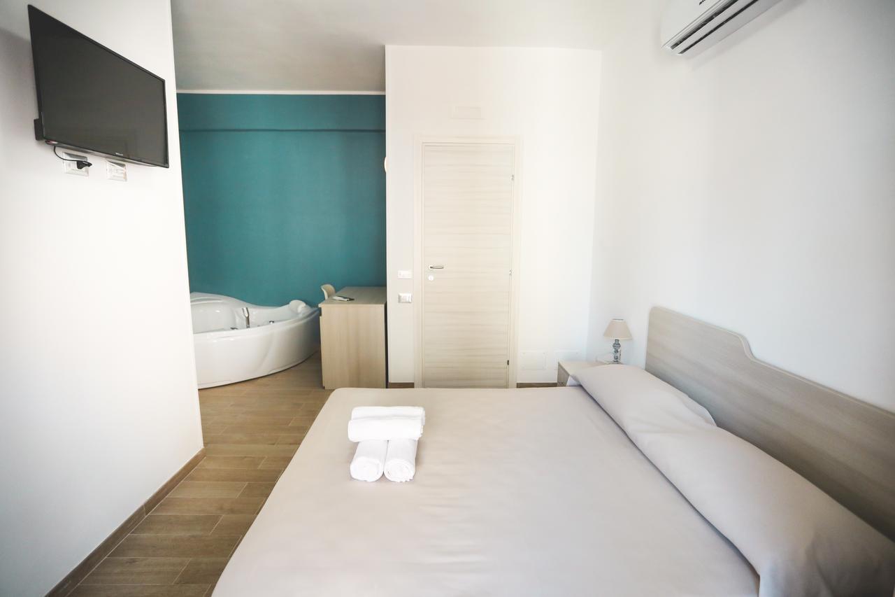 Il Viaggiatore Via Rimini Serapo 加埃塔 外观 照片