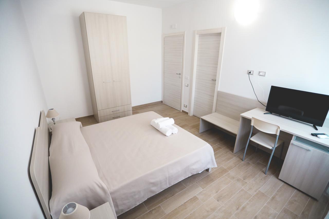 Il Viaggiatore Via Rimini Serapo 加埃塔 外观 照片